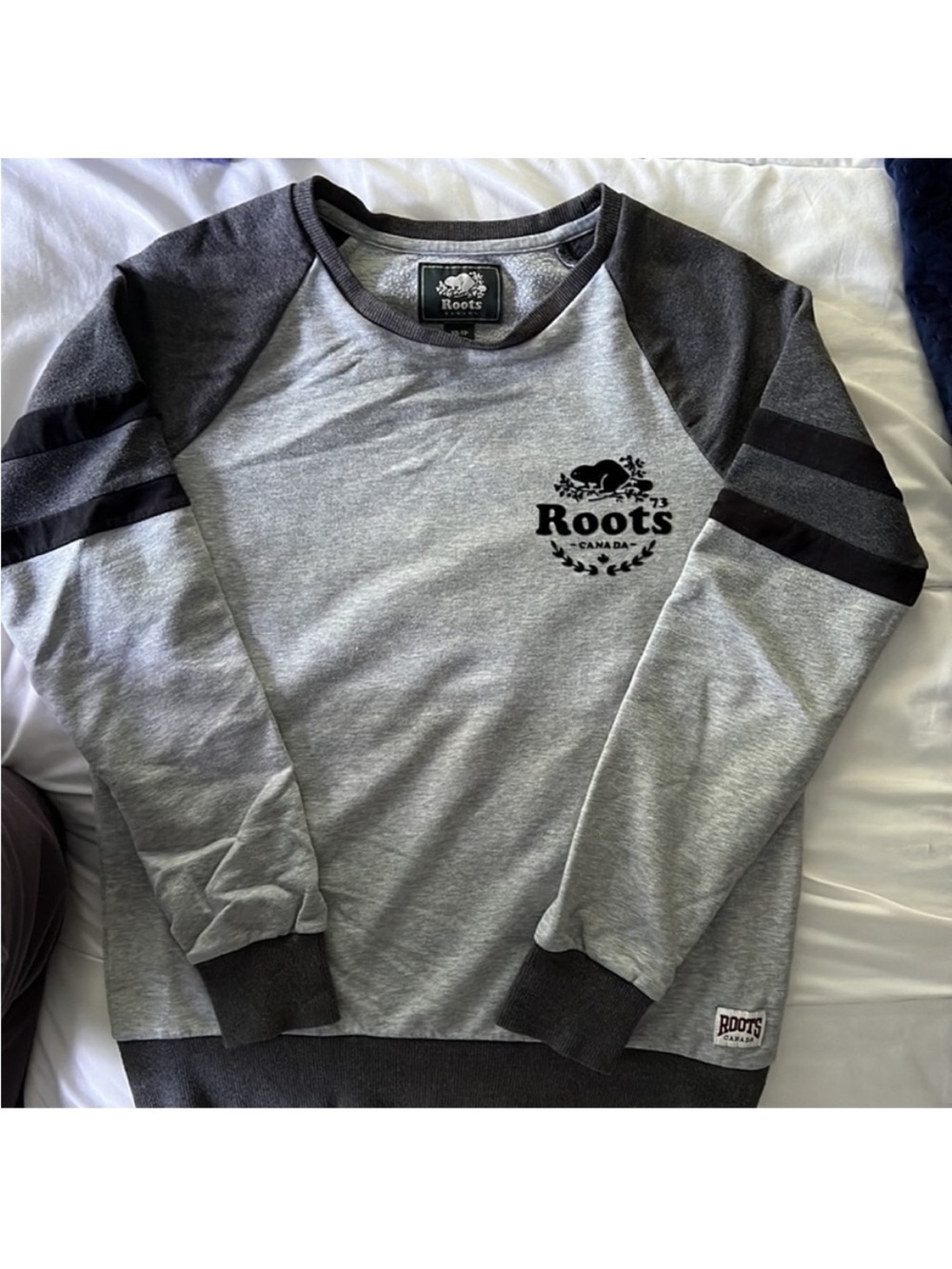 Roots • Women’s Size XS • Gray & Charcoal • Colour Block • Crew Neck